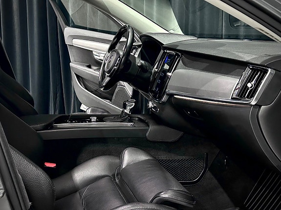 Volvo V90 Cross Country 11 of 27