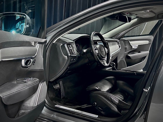 Volvo V90 Cross Country 4 of 27