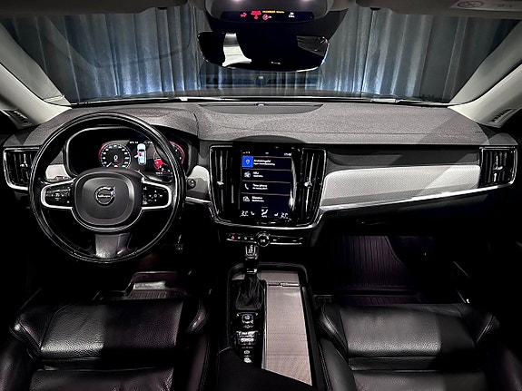 Volvo V90 Cross Country 17 of 27