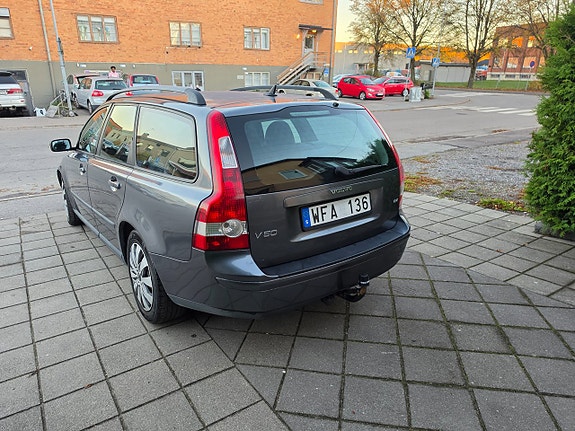 Volvo V50 3 of 21