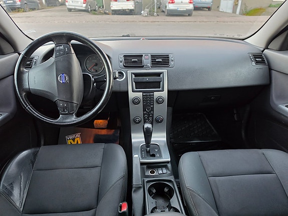 Volvo V50 5 of 21