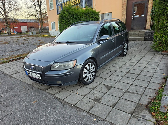 Volvo V50 2 of 21
