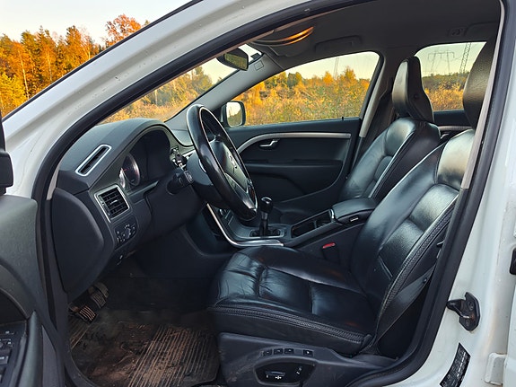 Volvo XC70 9 of 13