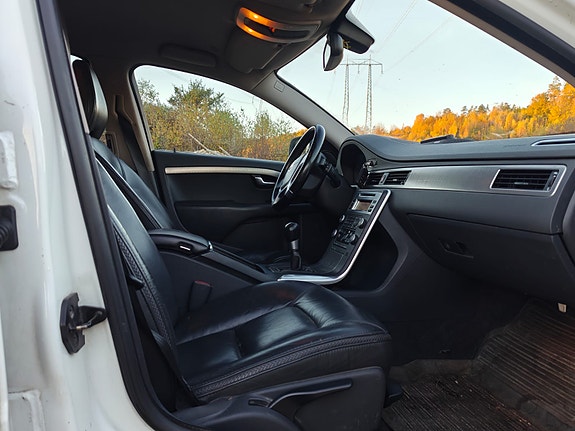 Volvo XC70 8 of 13