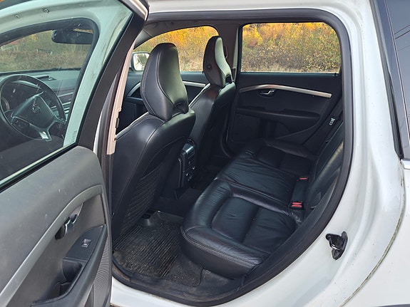 Volvo XC70 10 of 13