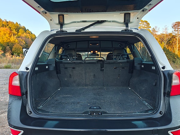 Volvo XC70 13 of 13