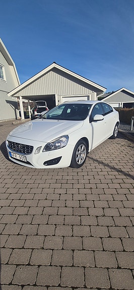 Volvo S60 2 of 11
