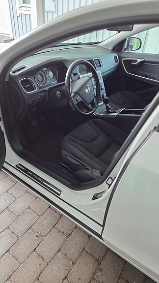 Volvo S60 5 of 11
