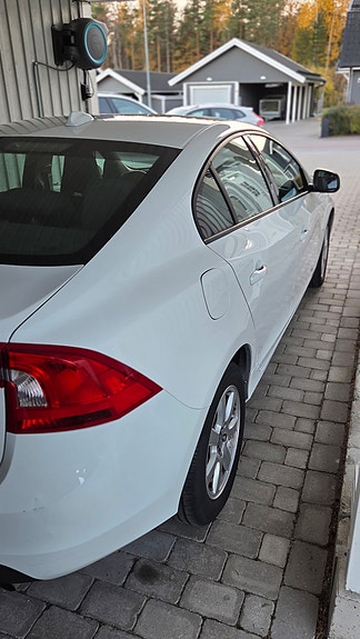 Volvo S60 7 of 11