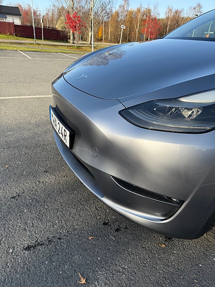 Tesla Model Y 8 of 22