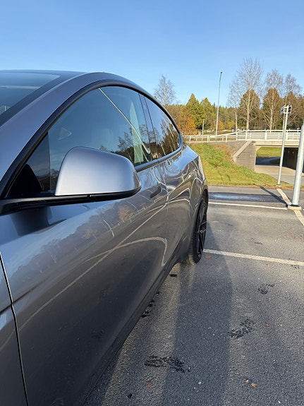 Tesla Model Y 15 of 22