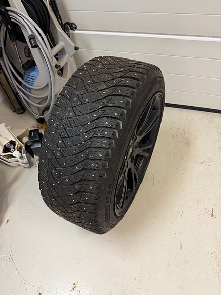 Tesla Model Y 22 of 22
