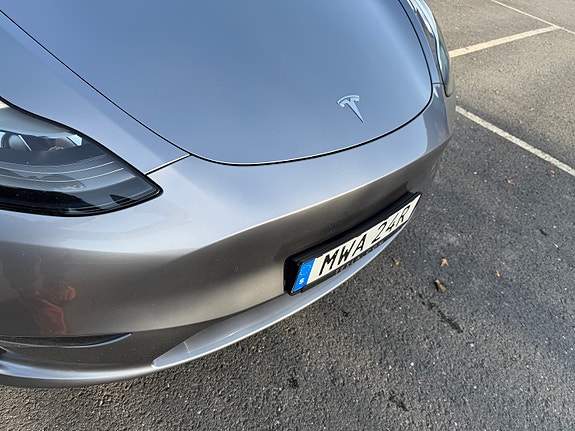 Tesla Model Y 7 of 22