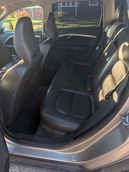 Volvo XC70 7 of 9
