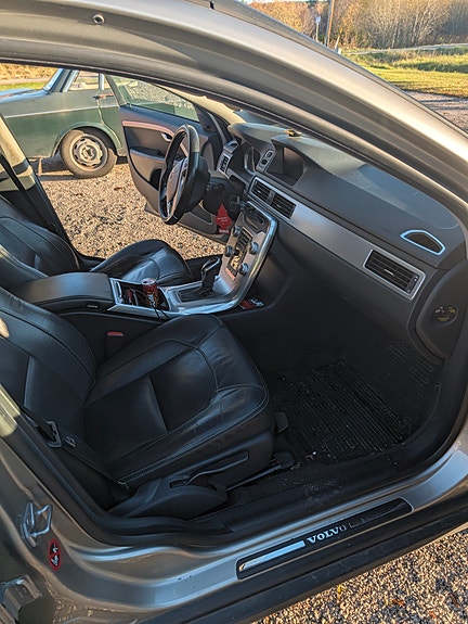 Volvo XC70 6 of 9