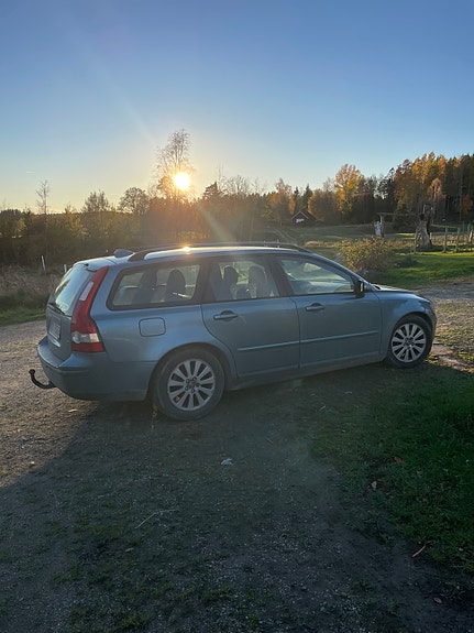 Volvo V50 2 of 5