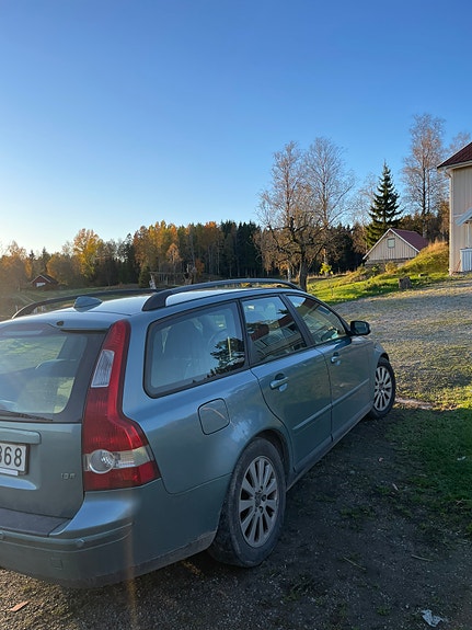 Volvo V50 3 of 5
