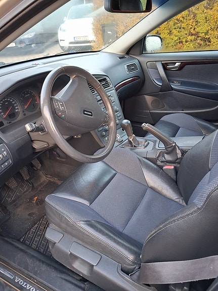 Volvo S60 3 of 6