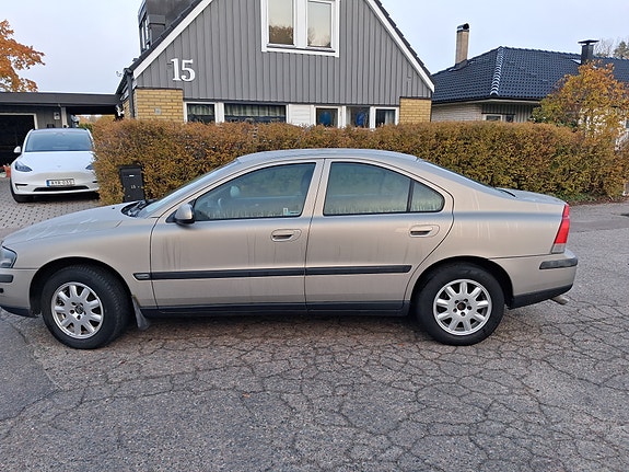 Volvo S60 5 of 6