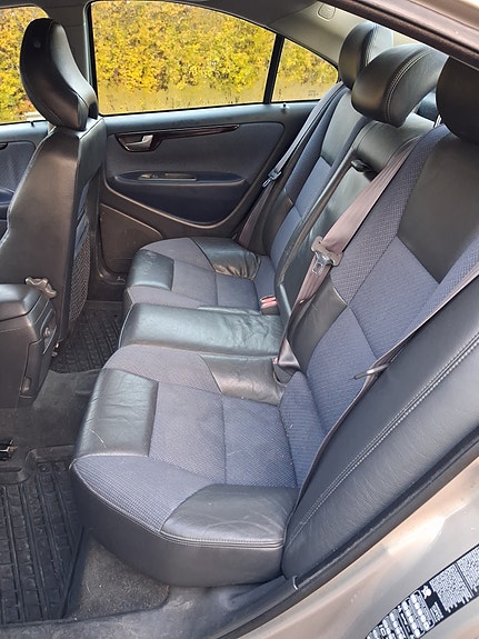 Volvo S60 4 of 6