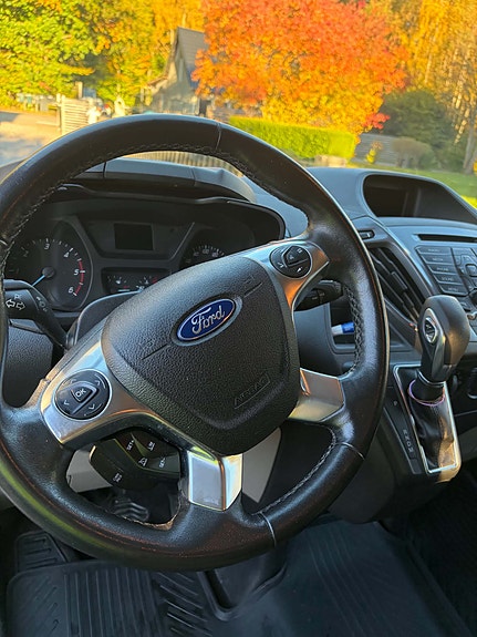 Ford Tourneo Custom 9 of 16