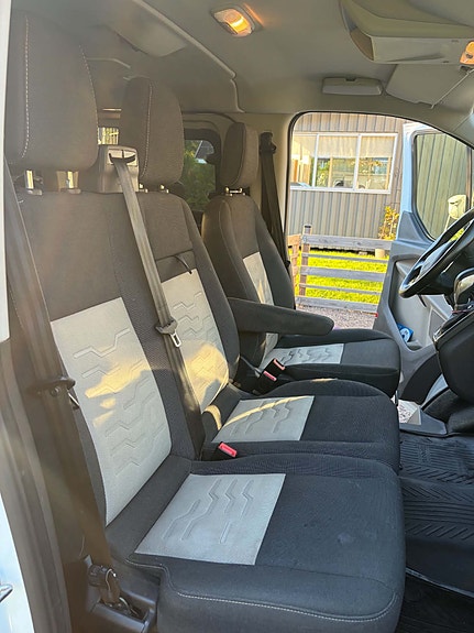 Ford Tourneo Custom 16 of 16