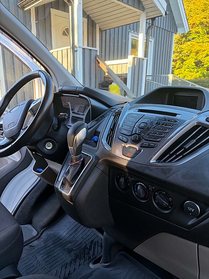 Ford Tourneo Custom 6 of 16
