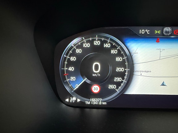 Volvo V90 Cross Country 13 of 15