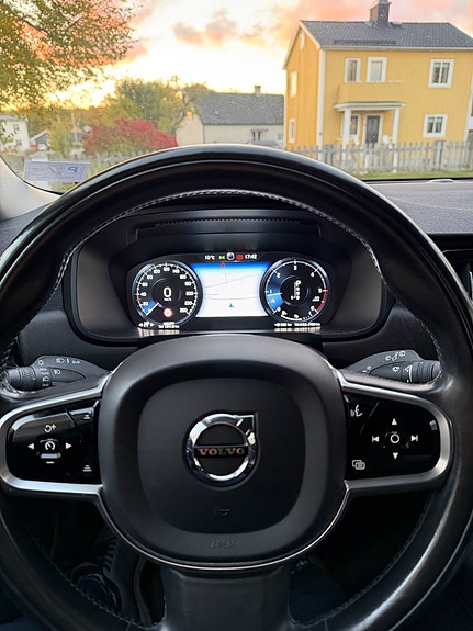Volvo V90 Cross Country 9 of 15