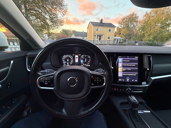 Volvo V90 Cross Country 12 of 15