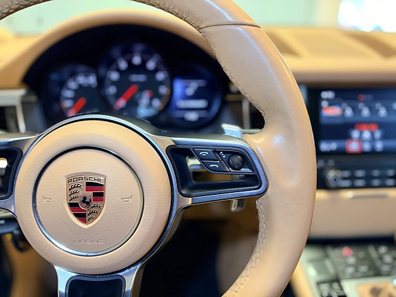 Porsche Macan 10 of 24