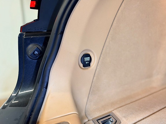 Porsche Macan 19 of 24