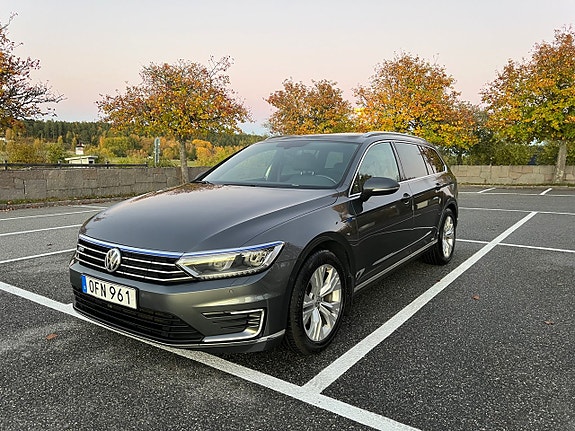 Volkswagen Passat 5 of 14
