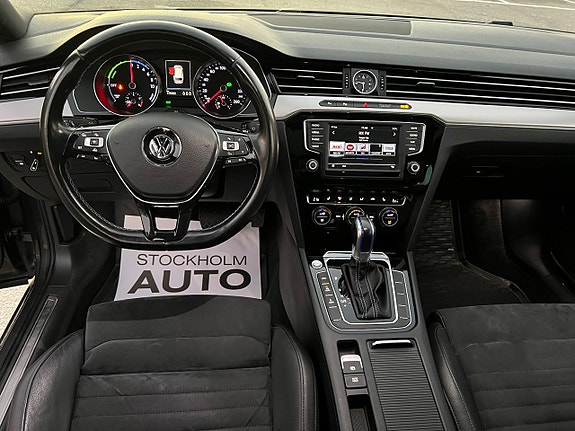 Volkswagen Passat 8 of 14