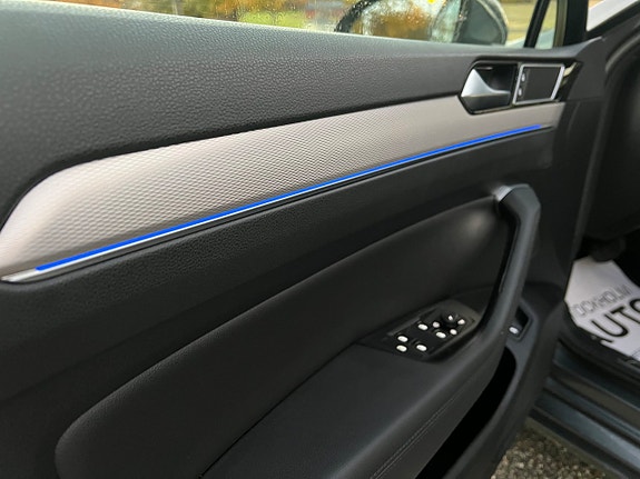 Volkswagen Passat 11 of 14