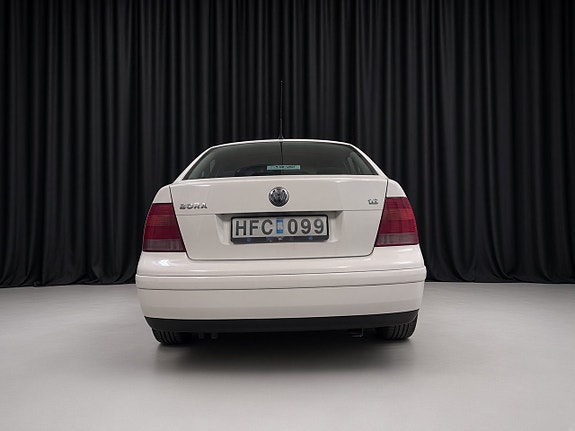 Volkswagen Bora 6 of 12