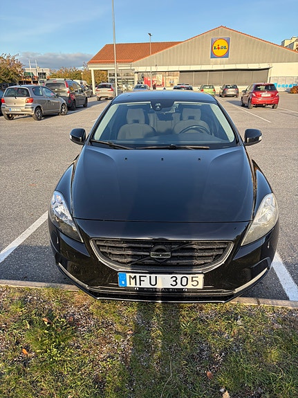 Volvo V40 3 of 10