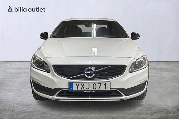 Volvo S60 Cross Country 3 of 27