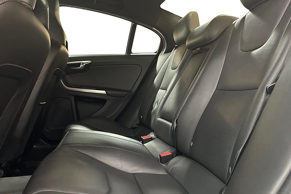 Volvo S60 Cross Country 14 of 27