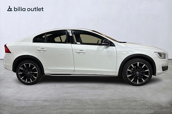Volvo S60 Cross Country 5 of 27