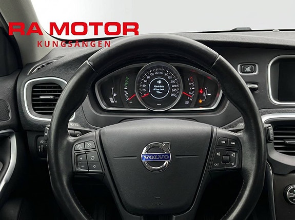 Volvo V40 13 of 23