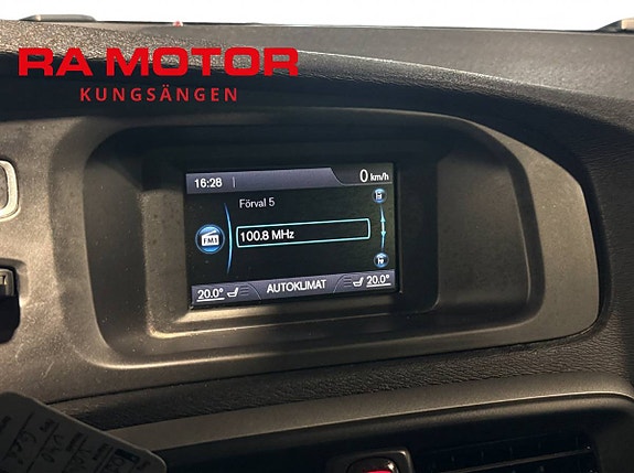 Volvo V40 17 of 23