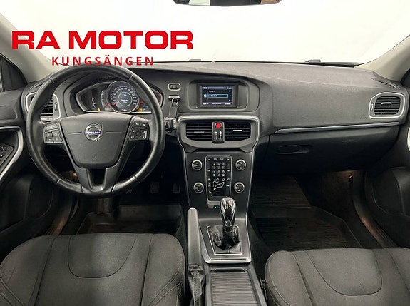 Volvo V40 14 of 23