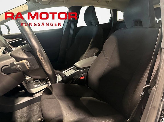 Volvo V40 11 of 23