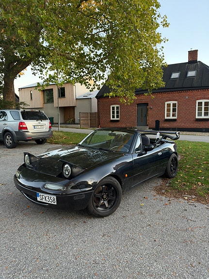 Mazda Miata 2 of 7