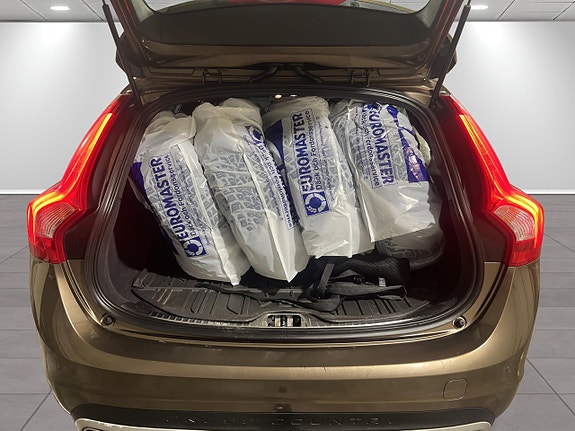 Volvo V60 Cross Country 9 of 10