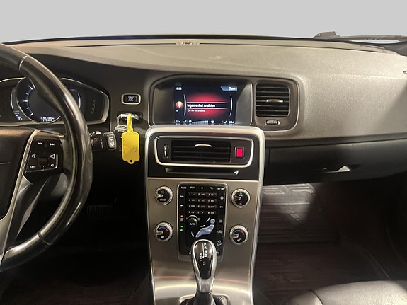 Volvo V60 Cross Country 8 of 10