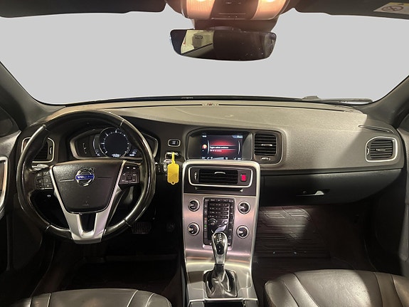 Volvo V60 Cross Country 6 of 10