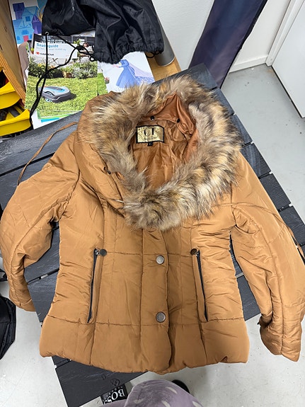 Product image 1 of 6