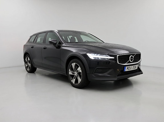 Volvo V60 Cross Country 2 of 15